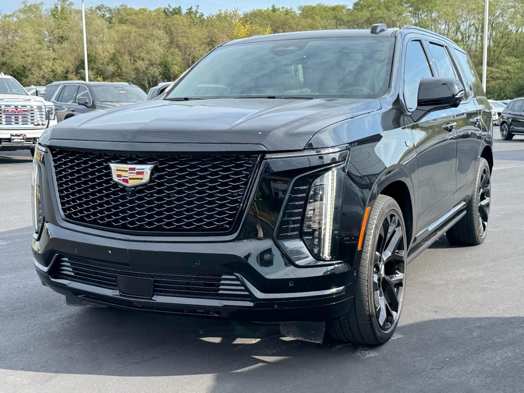 Cadillac Escalade Vehicle Full-screen Gallery Image 08