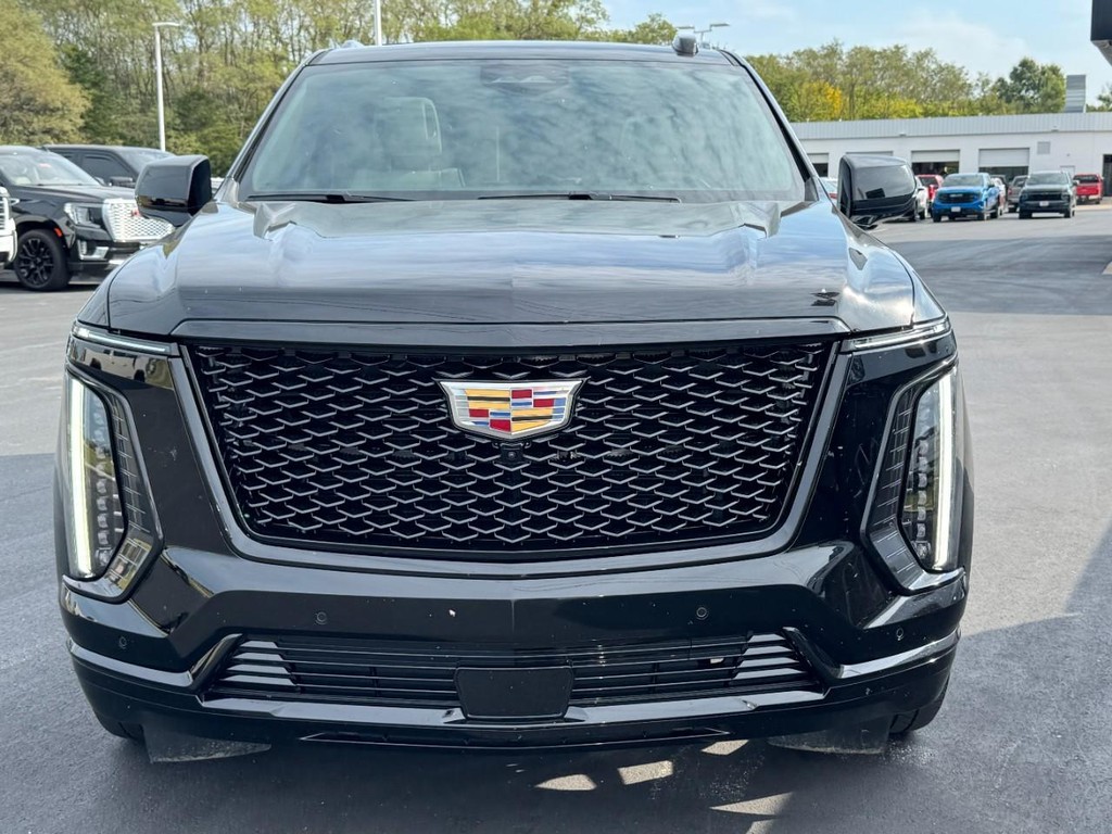 Cadillac Escalade Vehicle Full-screen Gallery Image 09