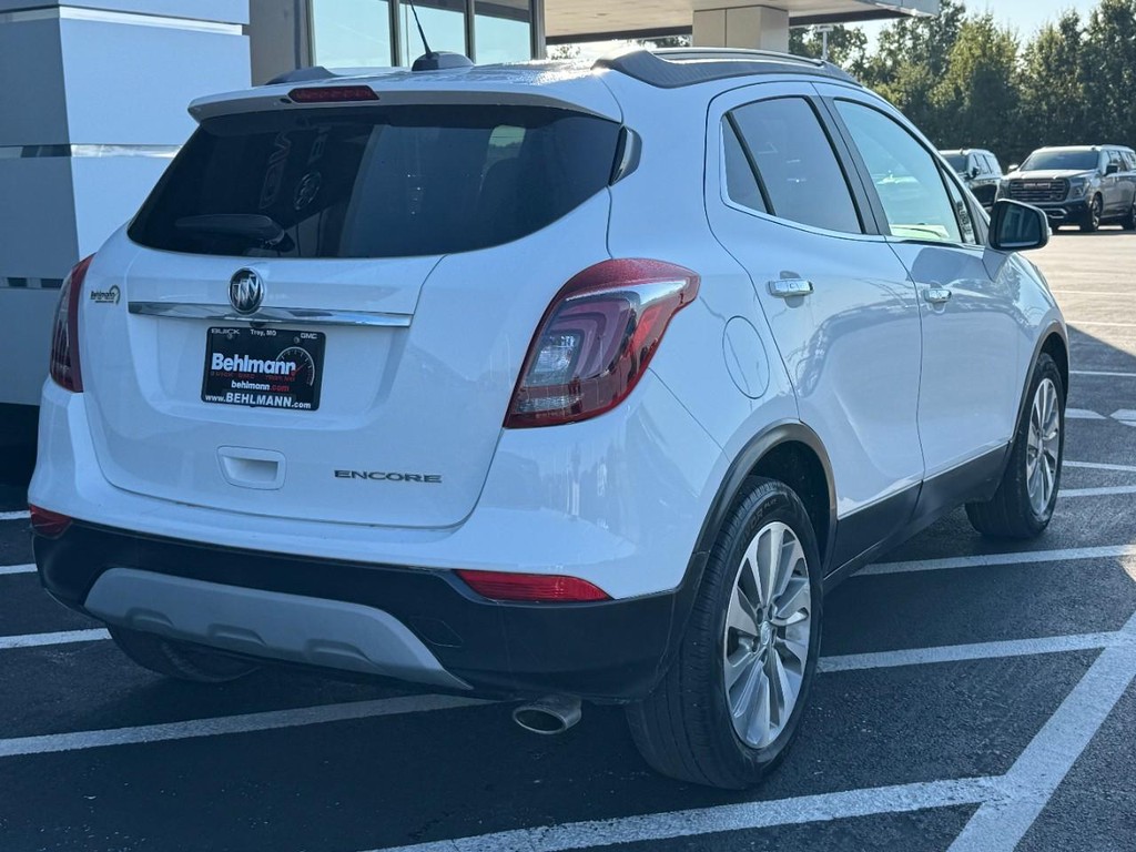 Buick Encore Vehicle Full-screen Gallery Image 03