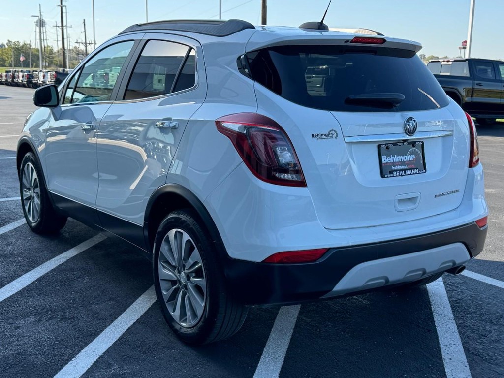 Buick Encore Vehicle Full-screen Gallery Image 06