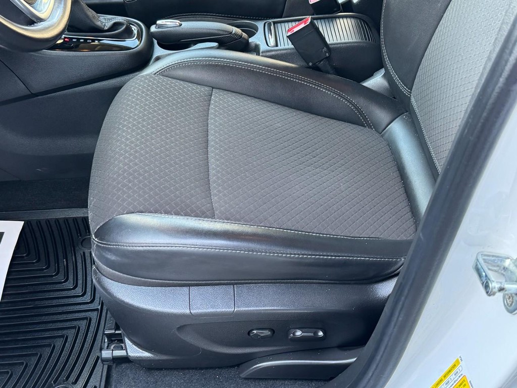 Buick Encore Vehicle Full-screen Gallery Image 22
