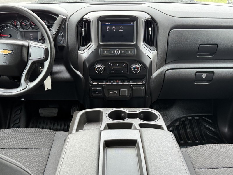Chevrolet Silverado 2500HD Vehicle Image 11