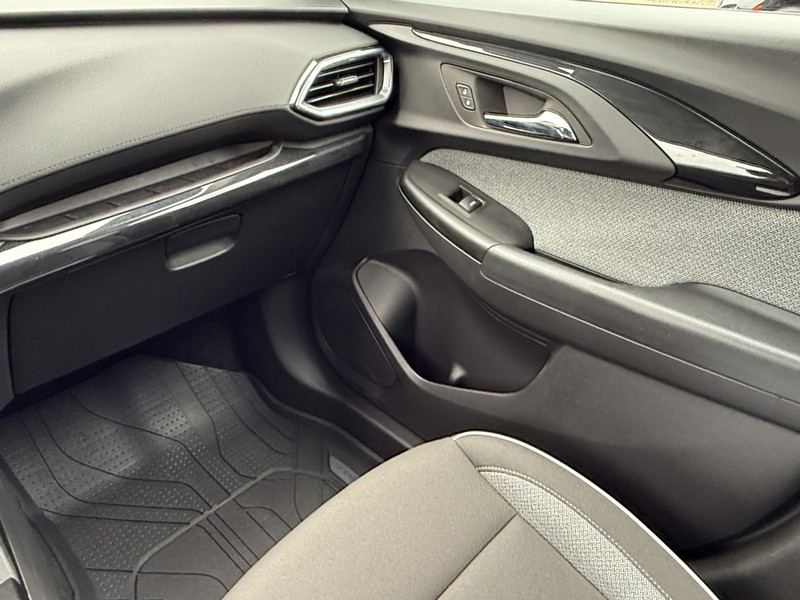 Chevrolet Trailblazer Vehicle Image 15
