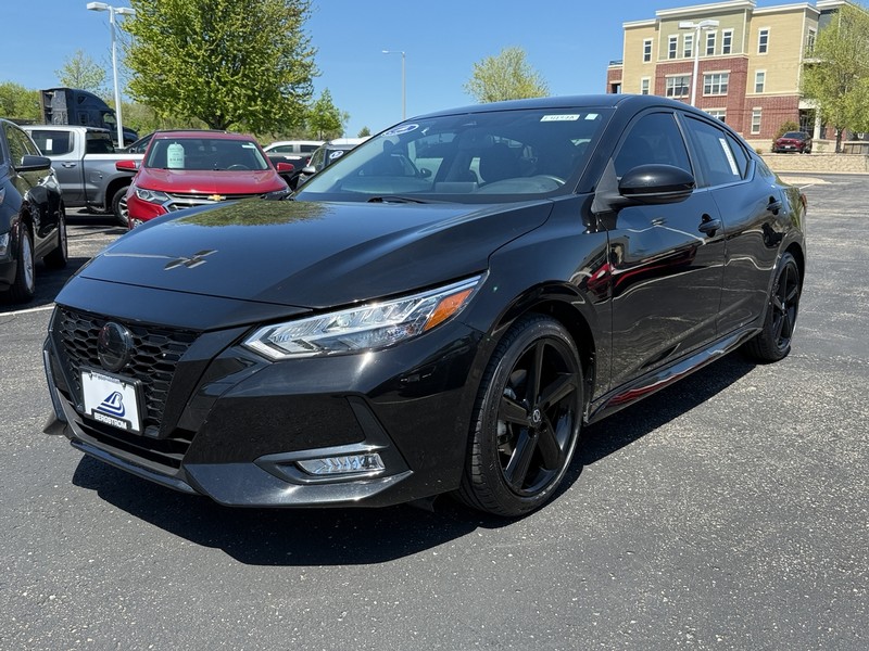 Nissan Sentra Vehicle Image 08