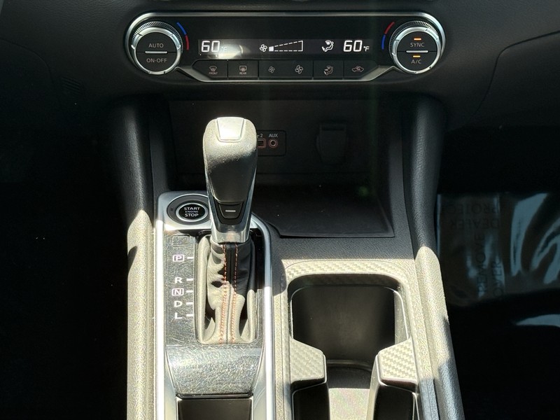 Nissan Sentra Vehicle Image 13