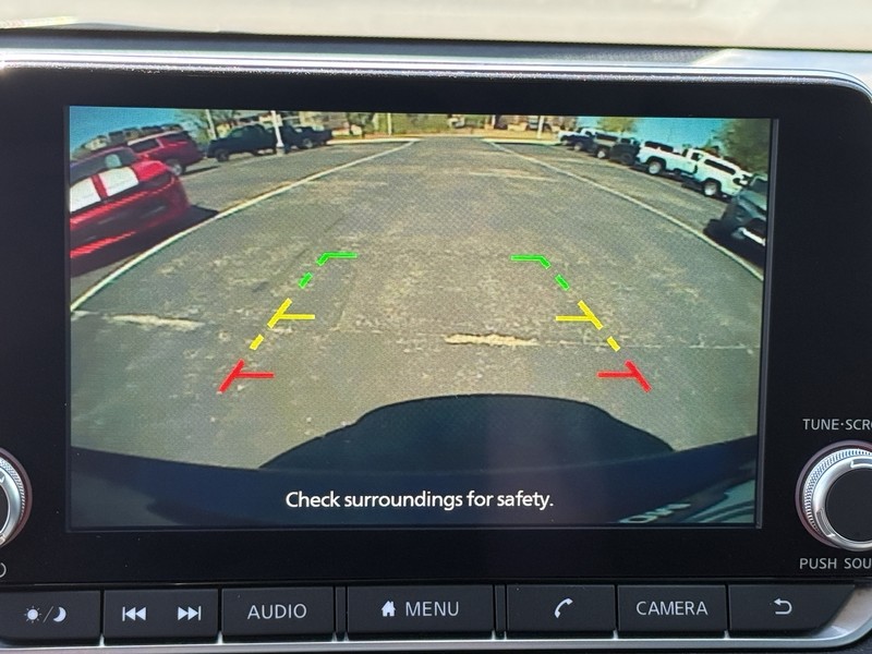 Nissan Sentra Vehicle Image 19