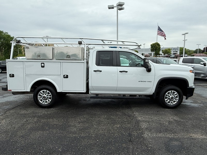 Chevrolet Silverado 2500HD Vehicle Image 02