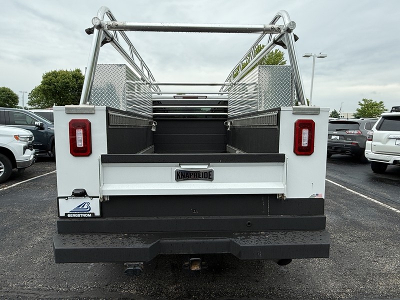 Chevrolet Silverado 2500HD Vehicle Image 04