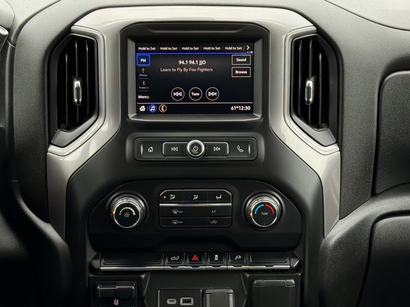 Chevrolet Silverado 2500HD Vehicle Image 12