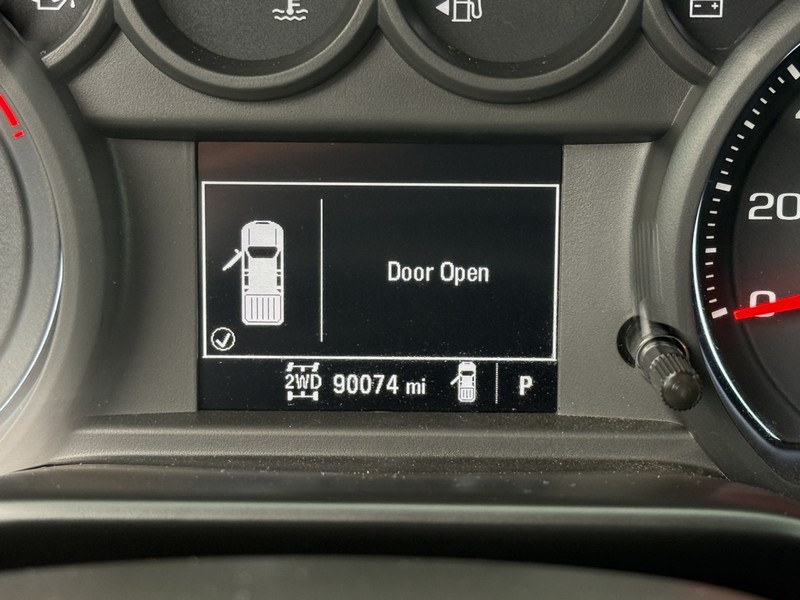 Chevrolet Silverado 2500HD Vehicle Image 17