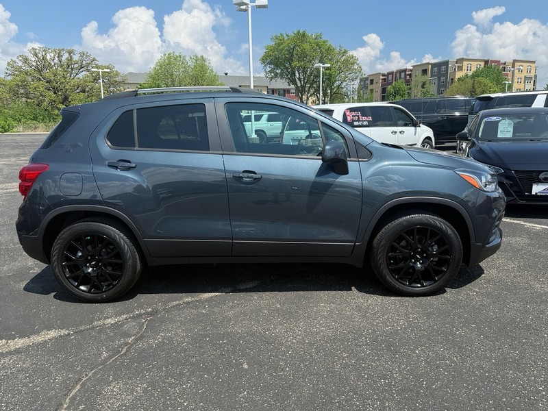Chevrolet Trax Vehicle Image 02