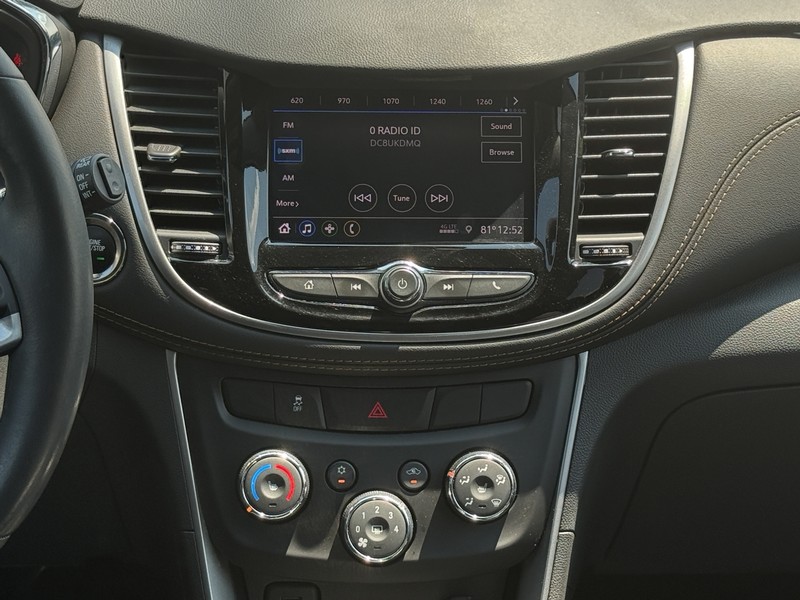 Chevrolet Trax Vehicle Image 12