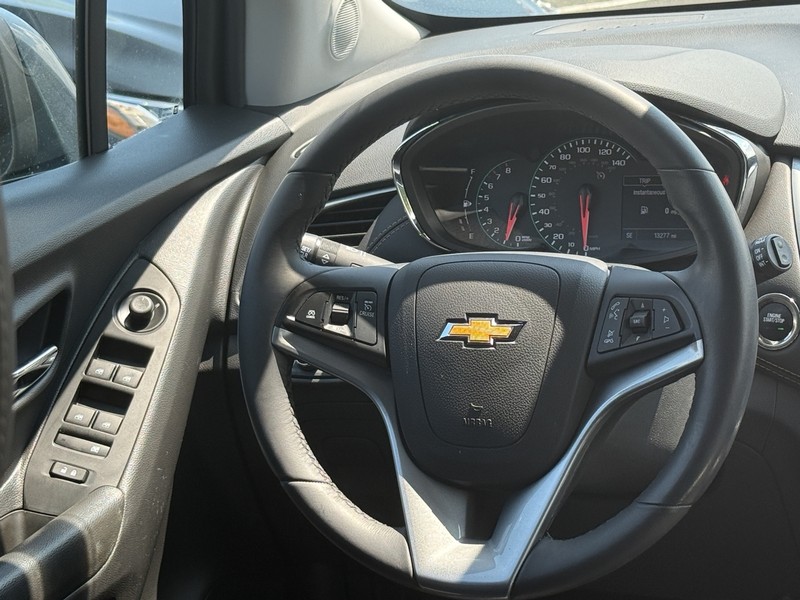 Chevrolet Trax Vehicle Image 14