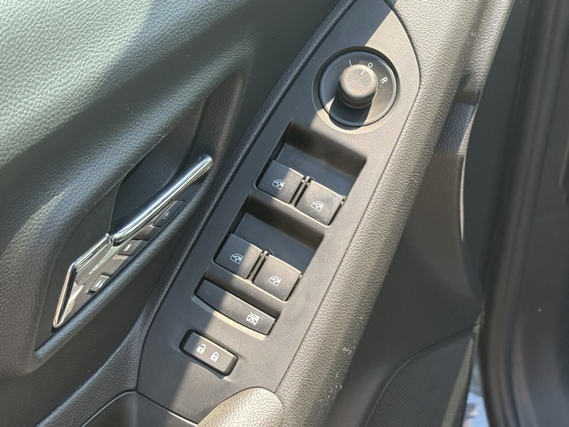 Chevrolet Trax Vehicle Image 21