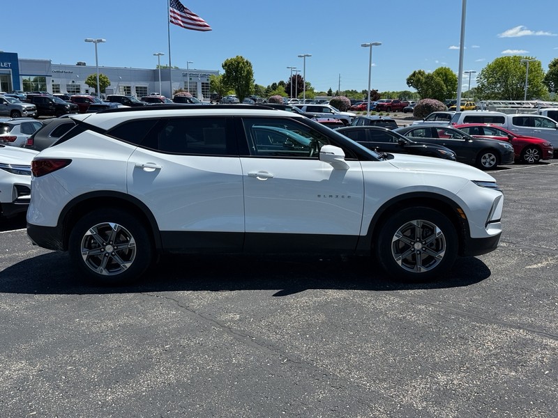 Chevrolet Blazer Vehicle Image 02
