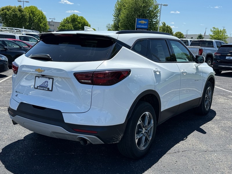 Chevrolet Blazer Vehicle Image 03