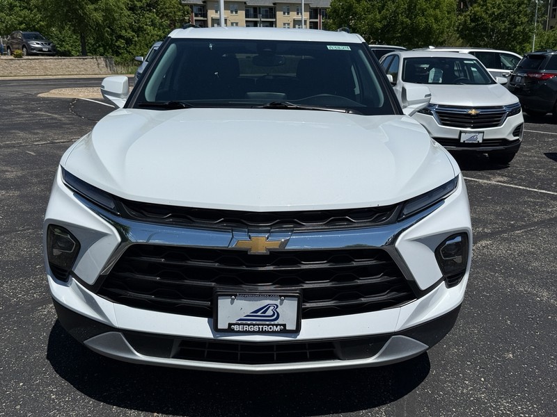Chevrolet Blazer Vehicle Image 09