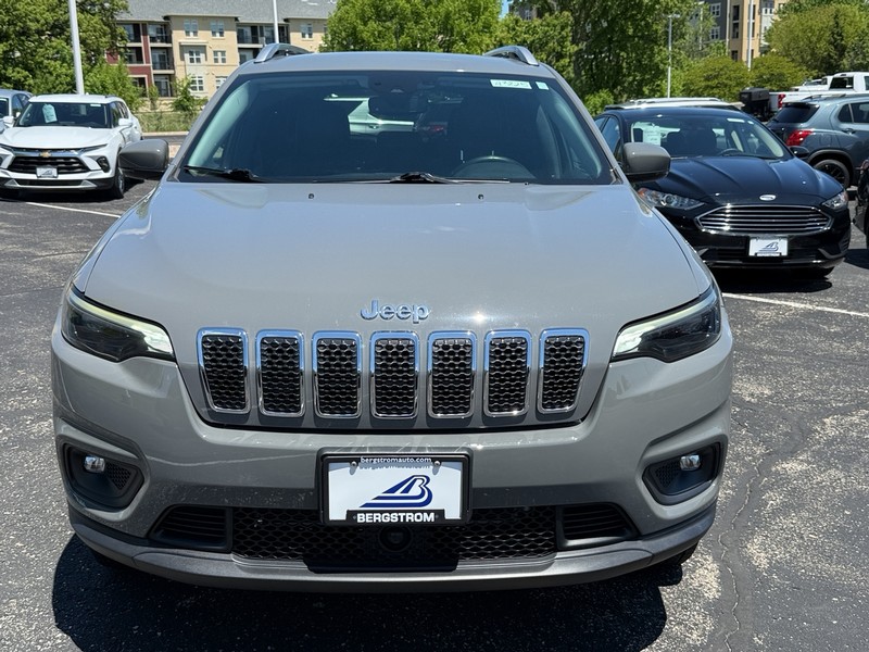 Jeep Cherokee Vehicle Image 09