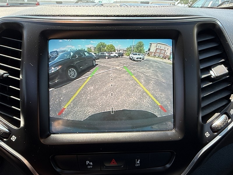 Jeep Cherokee Vehicle Image 19