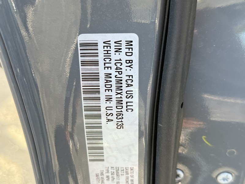 Jeep Cherokee Vehicle Image 23