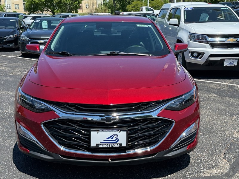 Chevrolet Malibu Vehicle Image 09