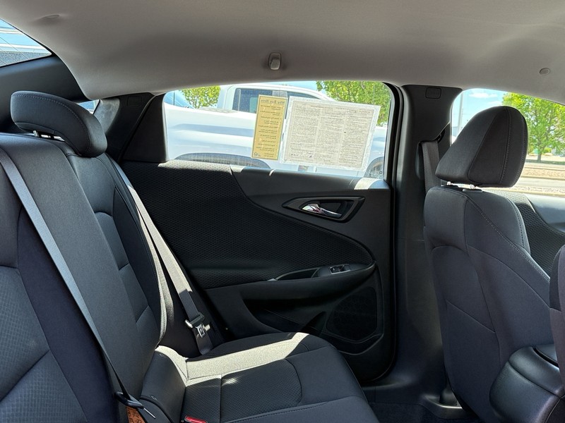 Chevrolet Malibu Vehicle Image 10
