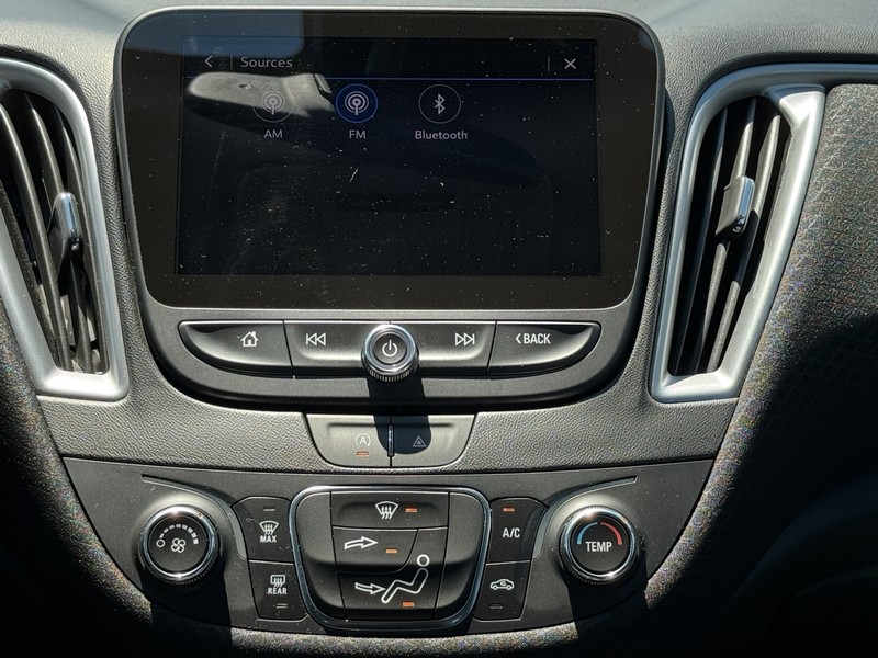 Chevrolet Malibu Vehicle Image 12