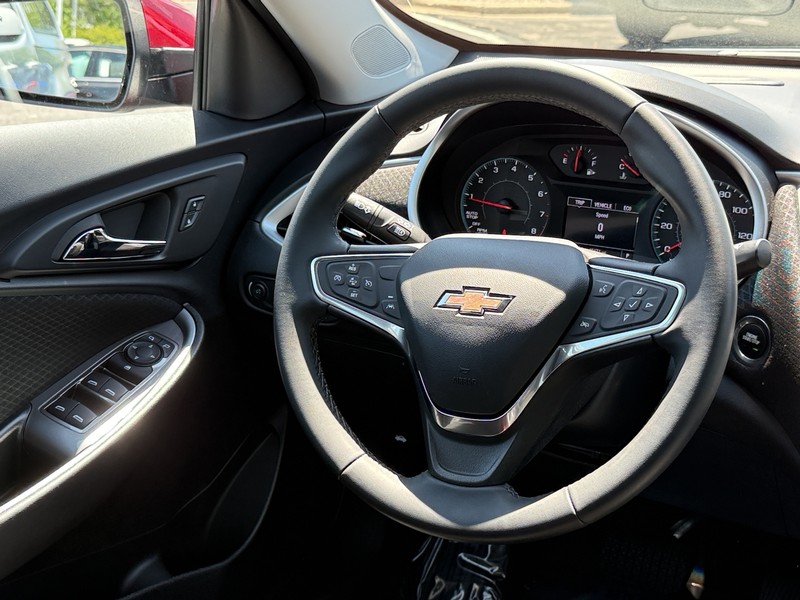 Chevrolet Malibu Vehicle Image 14