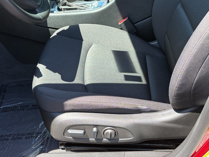 Chevrolet Malibu Vehicle Image 21