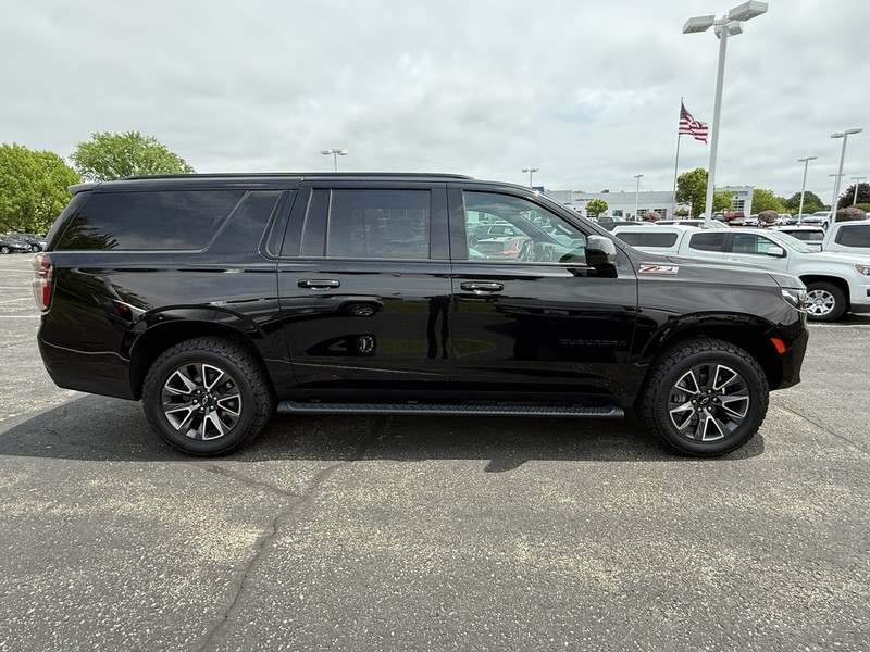 Chevrolet Suburban Vehicle Image 02