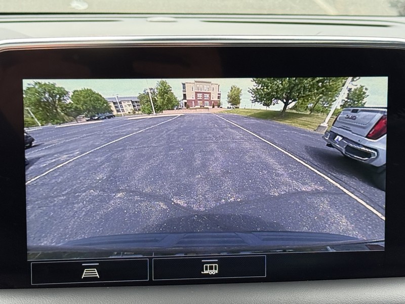 Chevrolet Suburban Vehicle Image 20