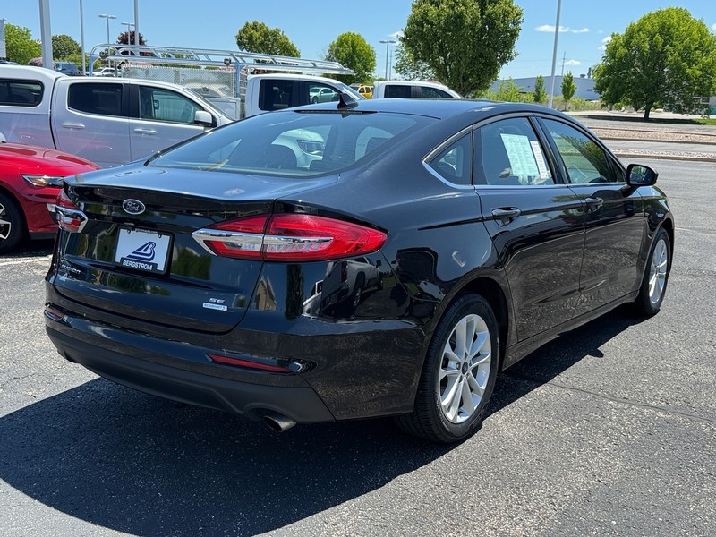 Ford Fusion Vehicle Image 03