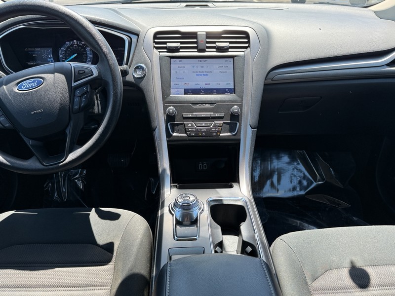 Ford Fusion Vehicle Image 11