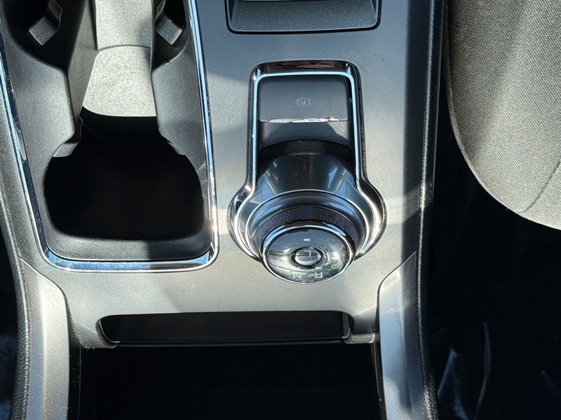 Ford Fusion Vehicle Image 13