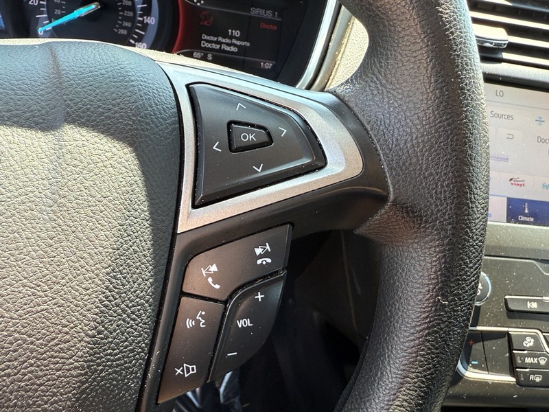 Ford Fusion Vehicle Image 17