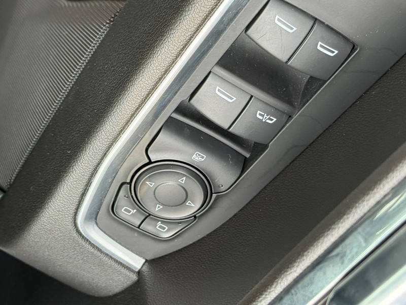 Chevrolet Silverado 1500 Vehicle Image 20