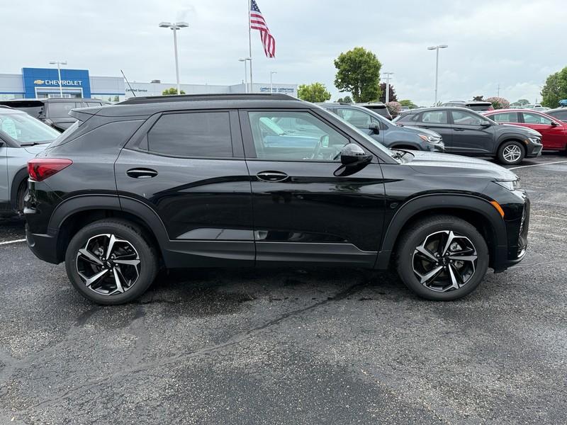 Chevrolet Trailblazer Vehicle Image 02