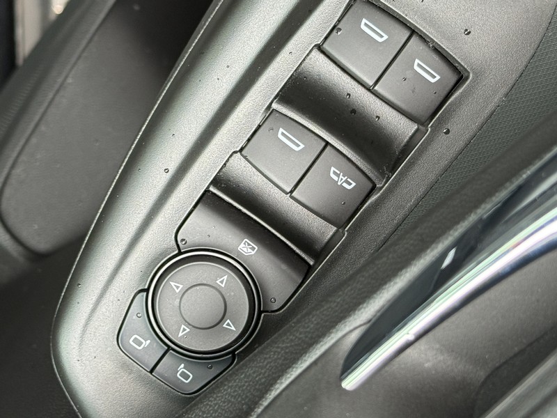 Chevrolet Trailblazer Vehicle Image 21