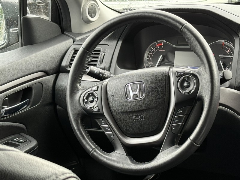 Honda Pilot Vehicle Image 14