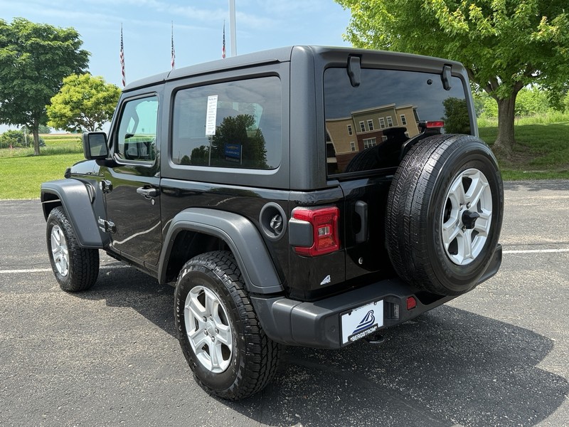 Jeep Wrangler Vehicle Image 05