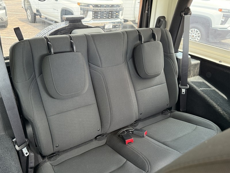 Jeep Wrangler Vehicle Image 09