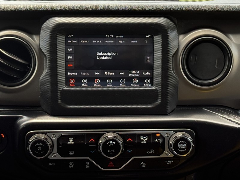 Jeep Wrangler Vehicle Image 11