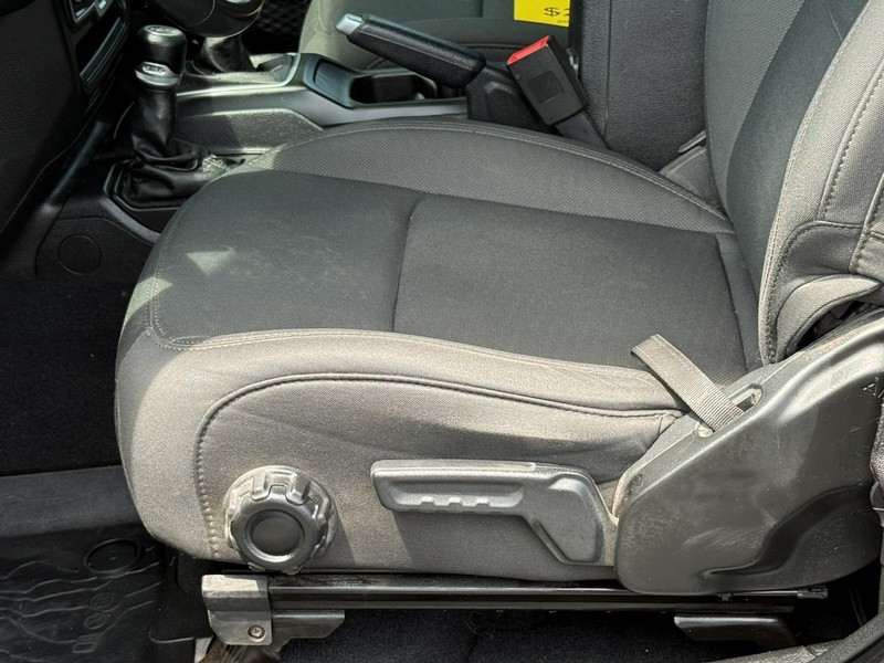 Jeep Wrangler Vehicle Image 20