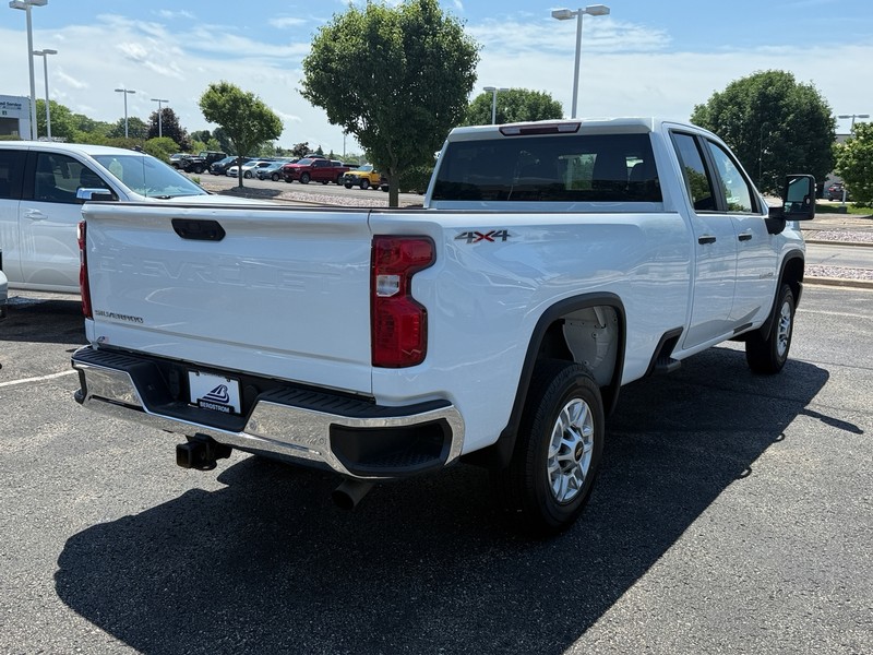 Chevrolet Silverado 2500HD Vehicle Image 03