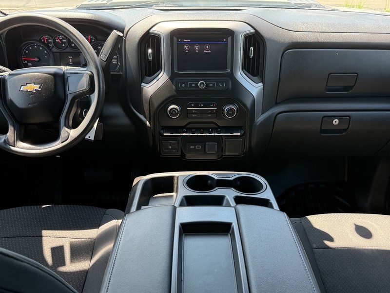 Chevrolet Silverado 2500HD Vehicle Image 11