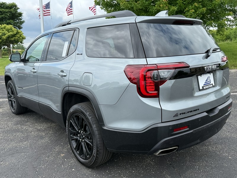 GMC Acadia Vehicle Image 06