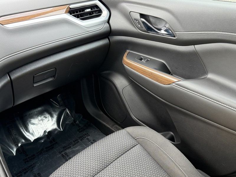 GMC Acadia Vehicle Image 15