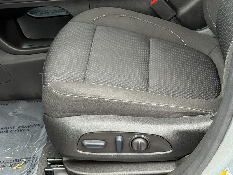 GMC Acadia Vehicle Image 22