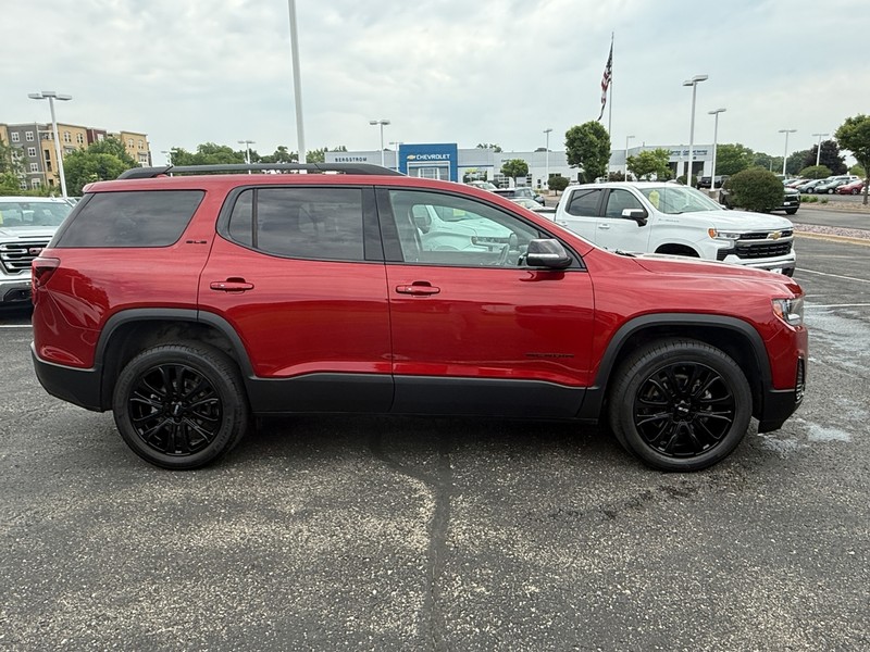 GMC Acadia Vehicle Image 02