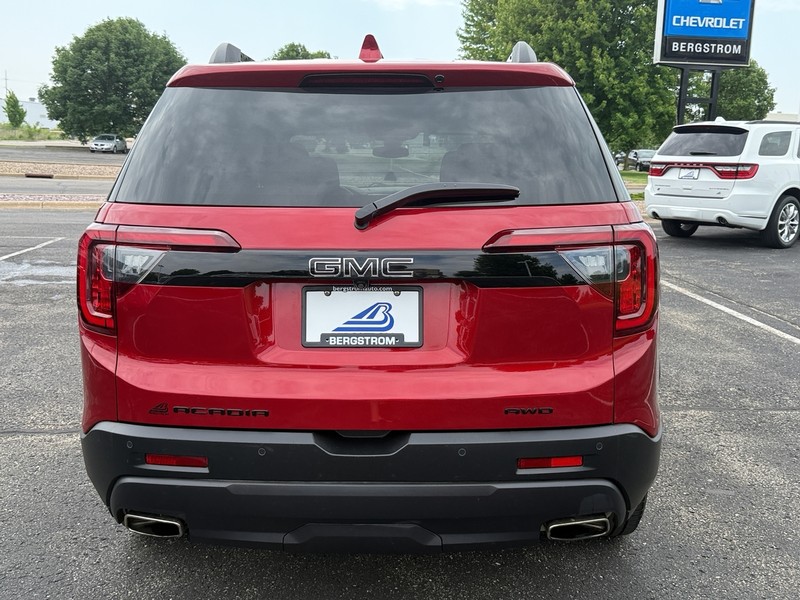 GMC Acadia Vehicle Image 04